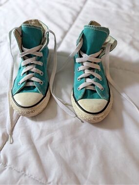 Converse Kids High-Top Sneakers in Turquoise with White Accents